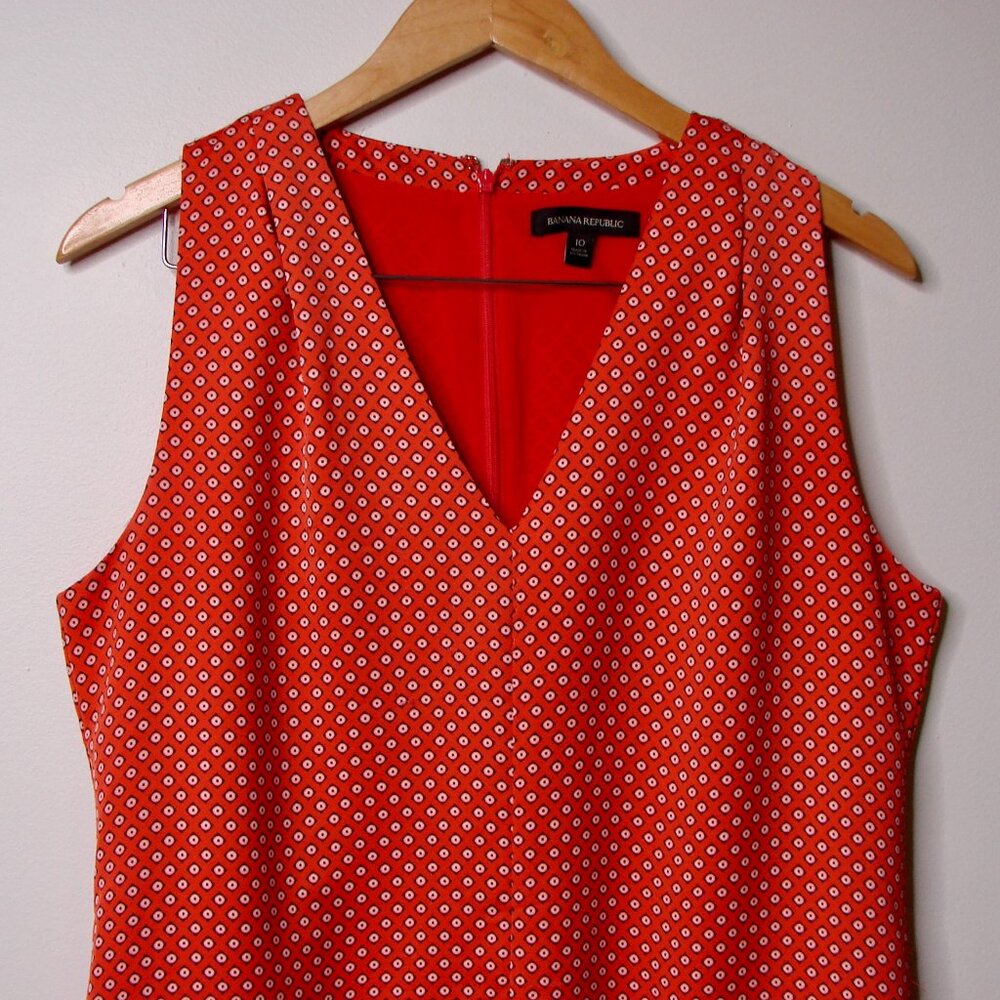 Banana Republic Red Blue Print Shift Dress Sleeveless V-neck Office Size 10